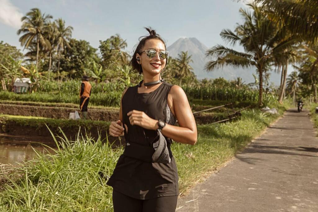 Yats Cocoon Villa Kaliurang Buitenkant foto