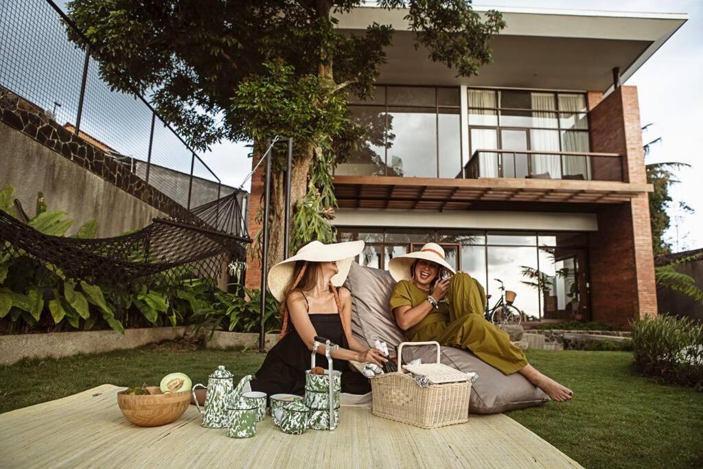 Yats Cocoon Villa Kaliurang Buitenkant foto