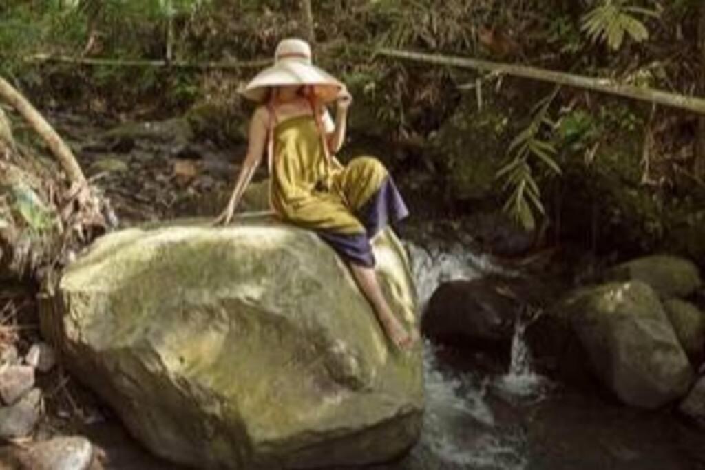 Yats Cocoon Villa Kaliurang Buitenkant foto